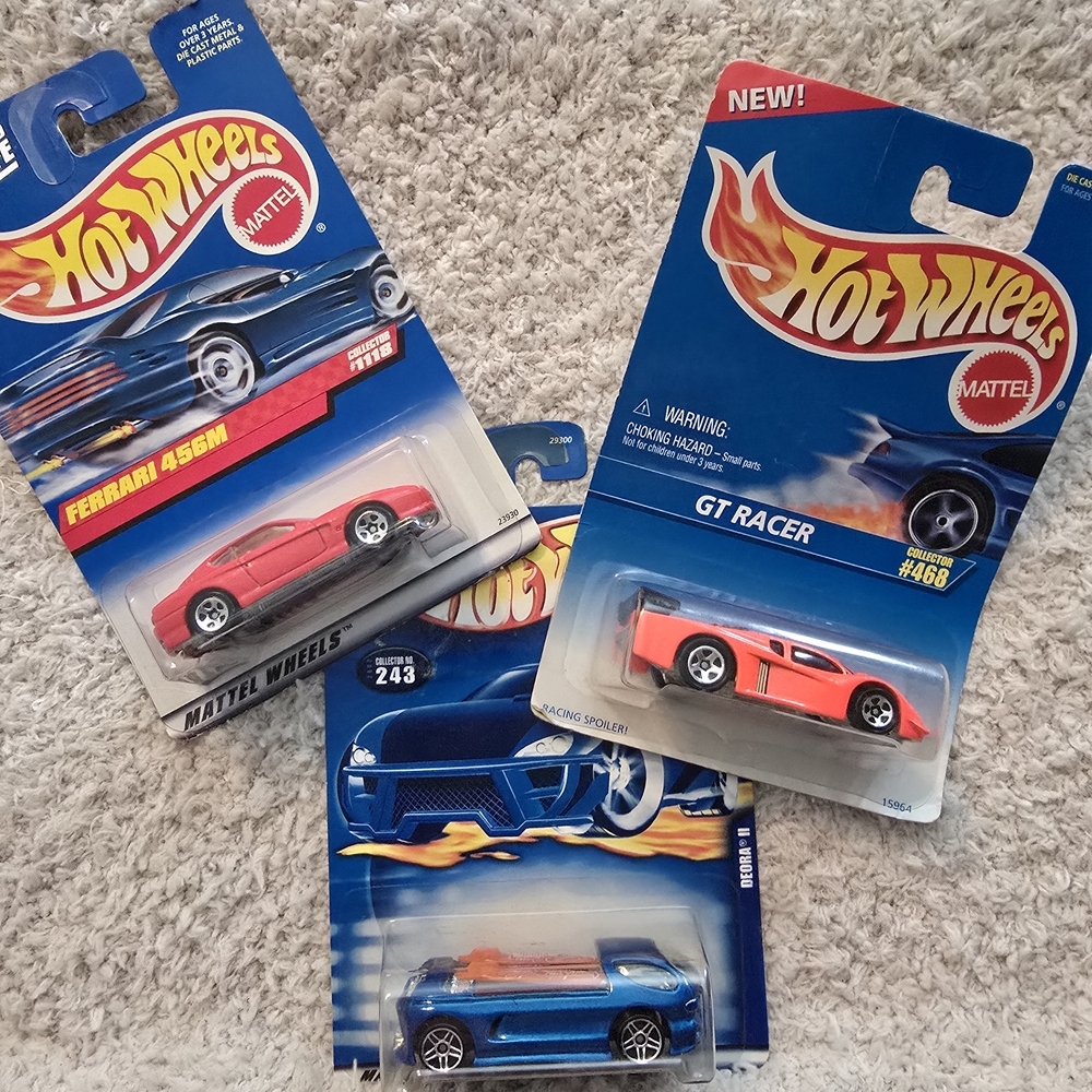 ♡♡♡ Mattel Hot Wheels Assorted Blue and Red Die-Cast Toy Cars